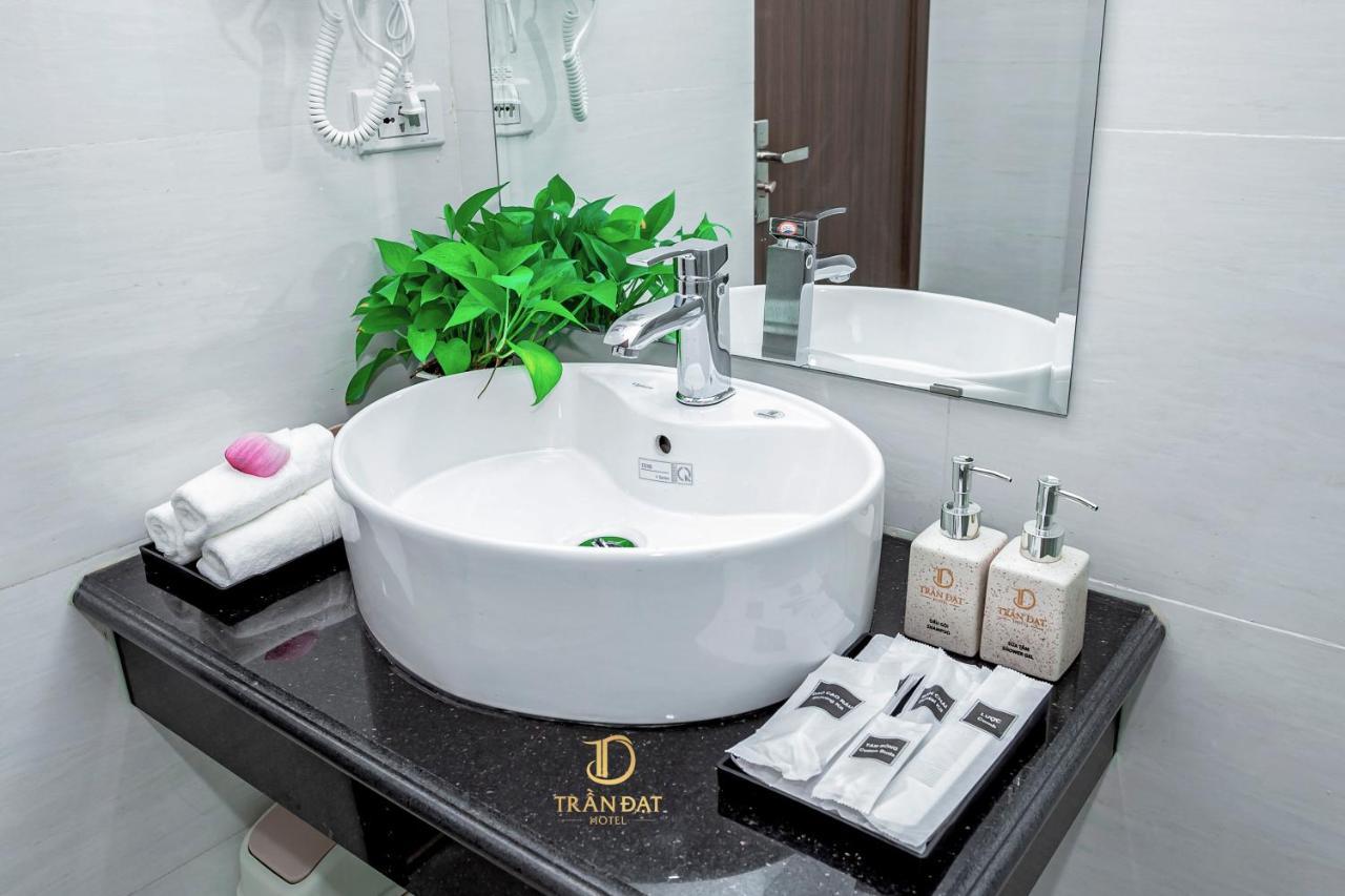 הלונג Tran Dat Hotel מראה חיצוני תמונה